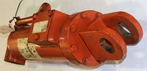 JLG CYLINDER  REAR STABLZR  WBUSH