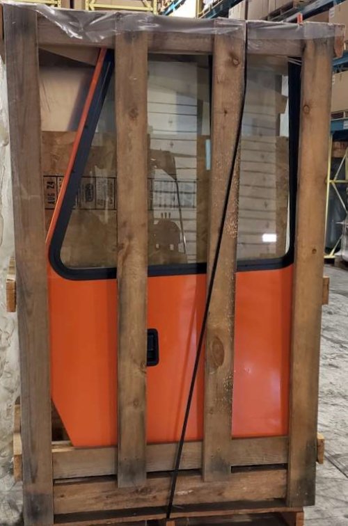 JLG SKY TRAK CAB ENCLOSURE WO HEA