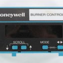 HONEYWELL INTERNATIONAL 7800 SERIES BURNER CONTROL KEYBOARD DISPLAY MODULE