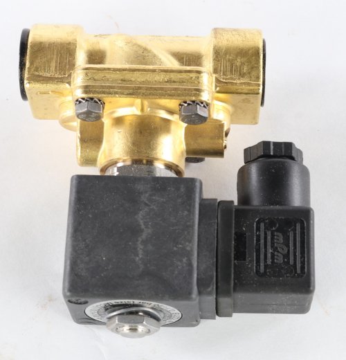 PARKER SOLENOID VALVE 1/2in BSP THREADS LOW PRESSURE