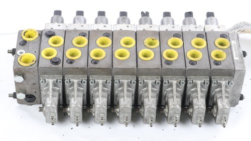 DANFOSS HYDRAULIC CONTROL VALVE PVHC32 8-SPOOL