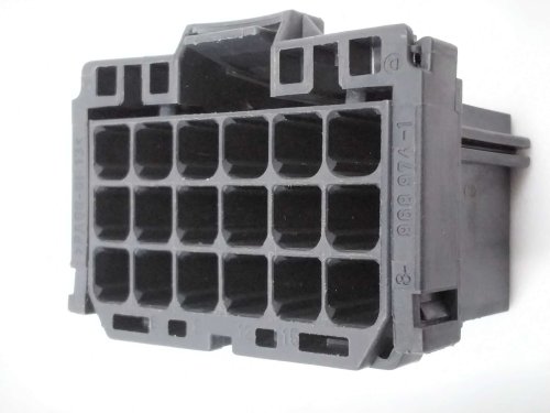 AMP INC CONNECTOR HOUSING