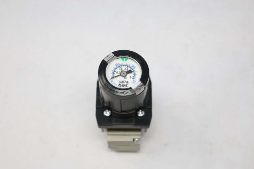 SMC REGULATOR W/GAUGE